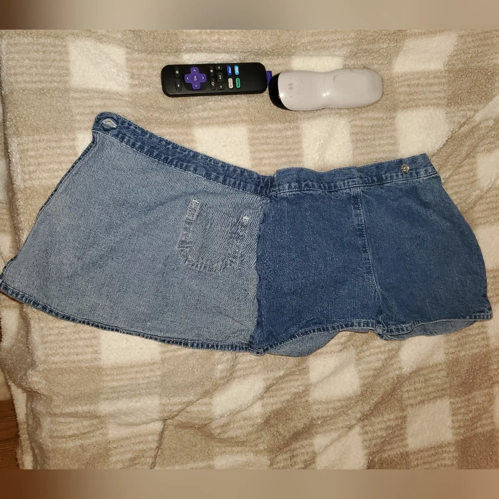 5 for $25 | Vintage OshKosh B'gosh Medium Wash Denim Skort